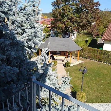 Castelinho Apartmanhaz Gyenesdiás Exterior photo